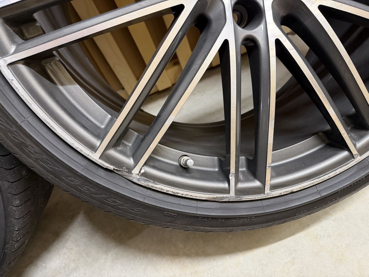 Porsche Felgen: Original 22 Zoll - Porsche Cayenne Turbo Coupé Felgen – Gebraucht aus Lotzwil von alt_b6tj 5