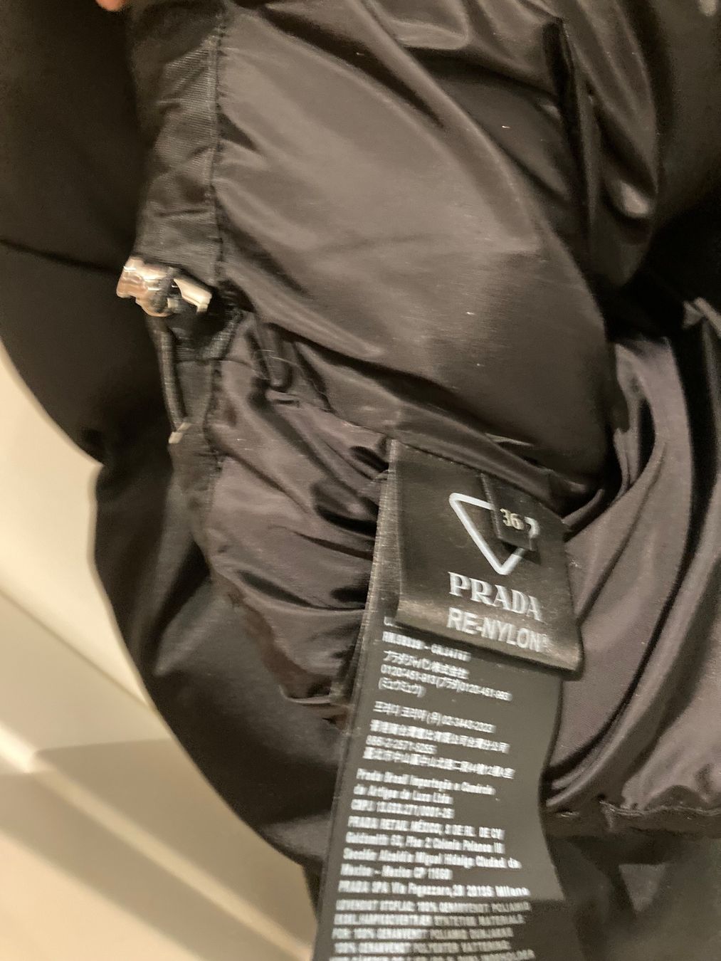 Prada Giacche: Prada Jacke re-nylon no.36 OVERSIZE – Usato da Paradiso venduto da Kayakara 3
