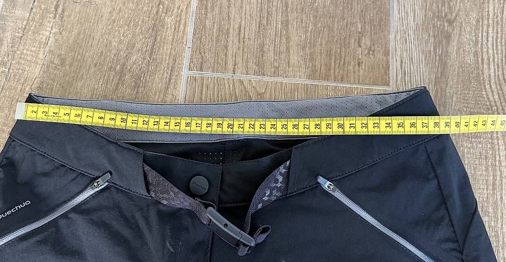 Pantaloni: Wandershorts 38  – Usato da Alpnach Dorf venduto da rerifeme 2