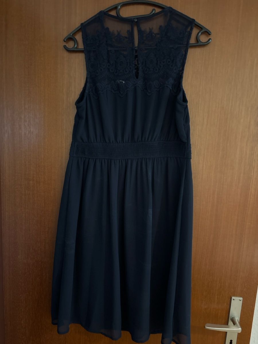 Vero Moda Robes: Vero Moda Kleid dunkelblau Grösse M  – D'occasion à Rünenberg par ZwergLi100 2