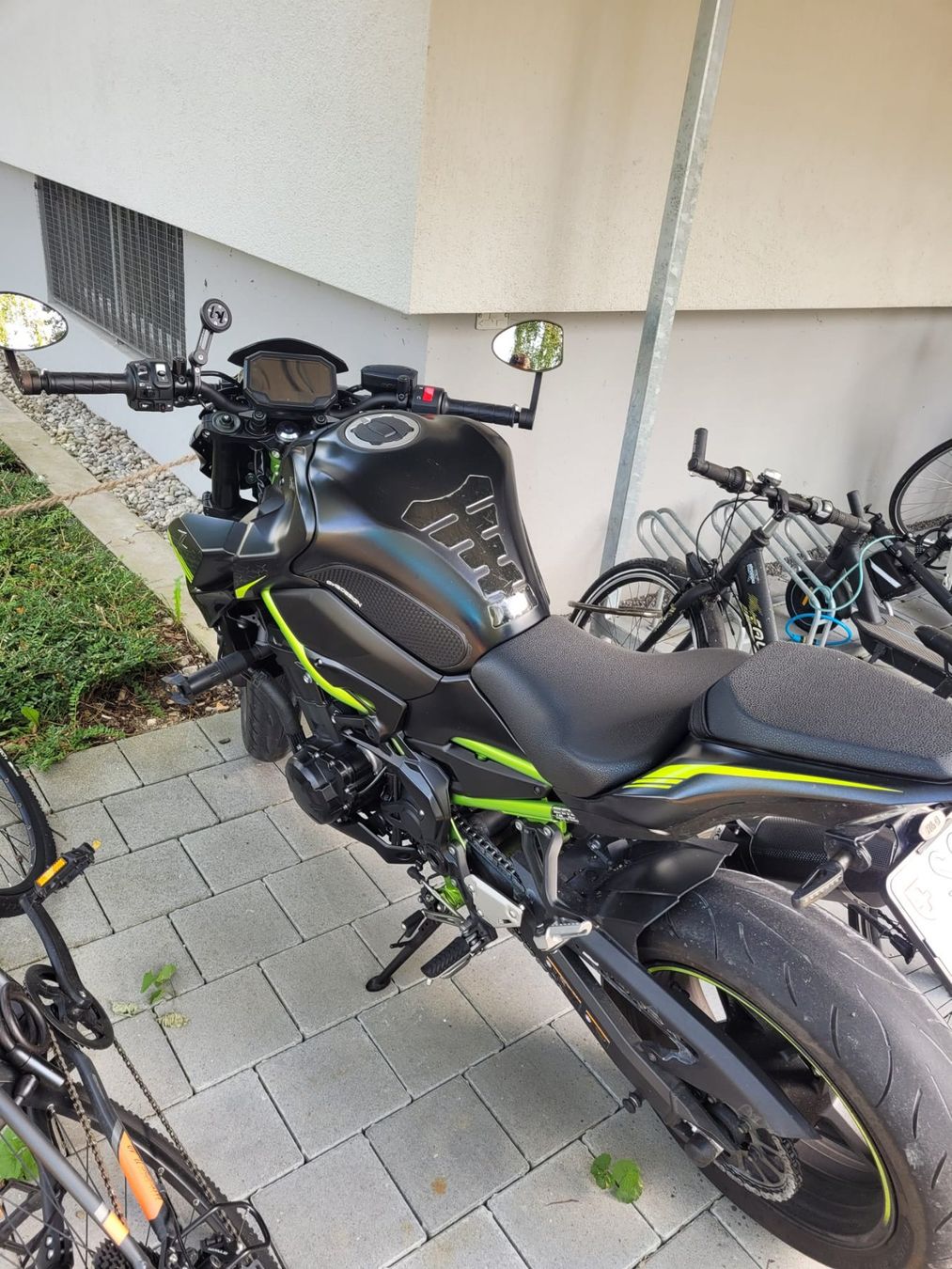 Kawasaki Strada: Kawasaki Z900 – Usato da Fällanden venduto da joe_xvv8 2