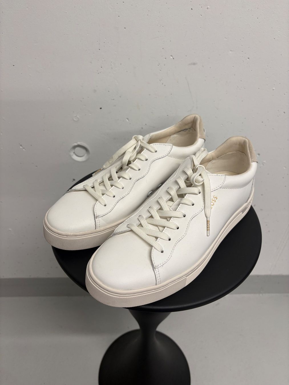 Hugo Boss Scarpe da donna: Boss Sneaker Weiss Leder Grösse 40 Amber Runn – Nuovo (secondo la descrizione) da Regensdorf venduto da secondchancefashion 3