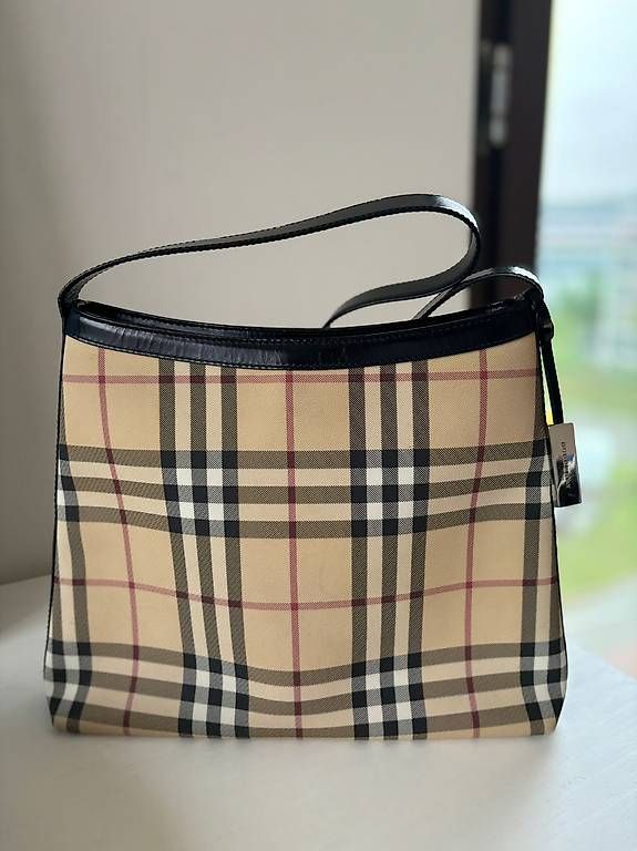Taschen für Damen: Burberry Original Handtasche – Gebraucht aus Winterthur von Bruce_Wayne_22 2