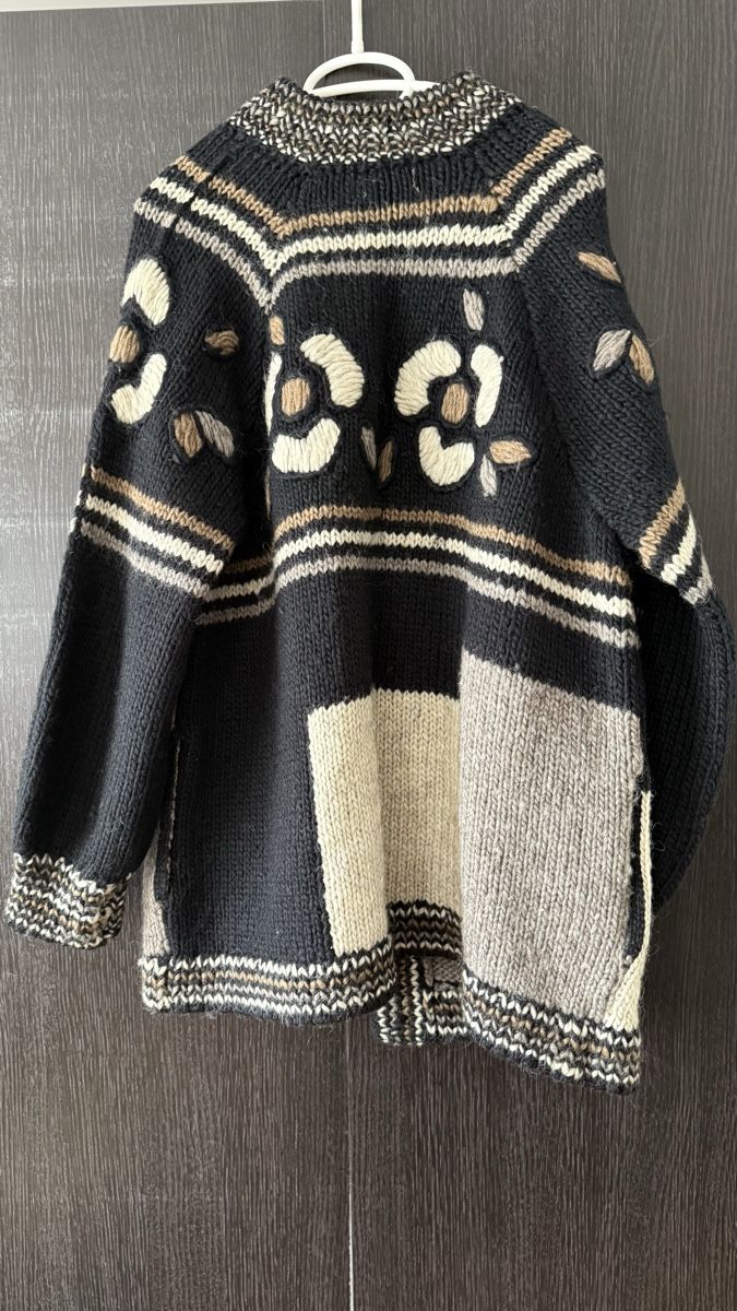 Giacche: Strickjacke – Usato da Zürich venduto da sel_9kd 1