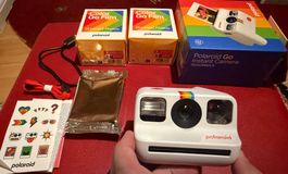 Polaroid Go Instant Camera Generation 2 + Film 📷