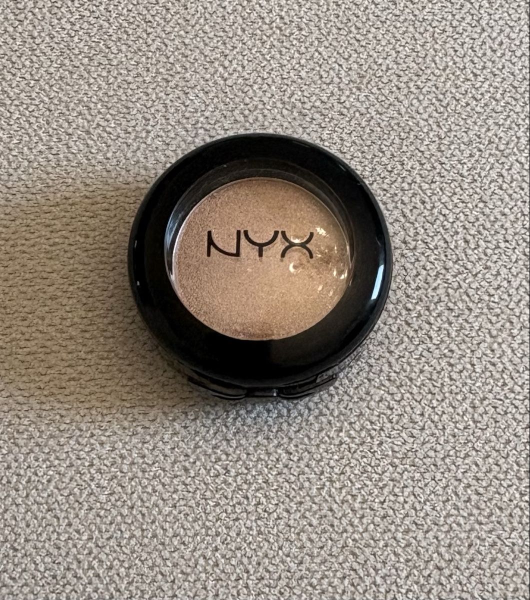 NYX Professional Makeup Maquillage: Bellissimo  eyeshadow di Nyx – D'occasion à Chiasso par myt_k8rf