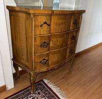 Stilkommode Nussbaum furniert, Louis XV Stil – ca. 1950/60er