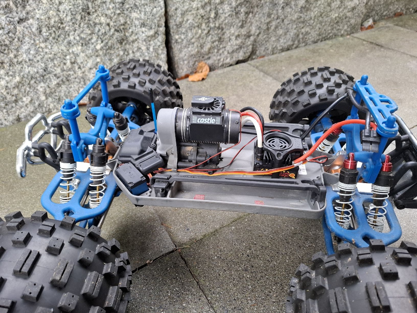Traxxas RC Modellbau: Traxxas E-Maxx  1:8 – Gebraucht aus Schöftland von Eichboy 4