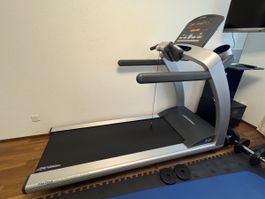 Life Fitness T7 Laufband – Perfekt für dein Wintertraining!