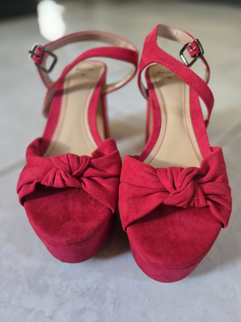 Scarpe da donna: Rote Plateau-Sandaletten Gr.36 – Nuovo (secondo la descrizione) da Langenthal venduto da solution_8p96 1