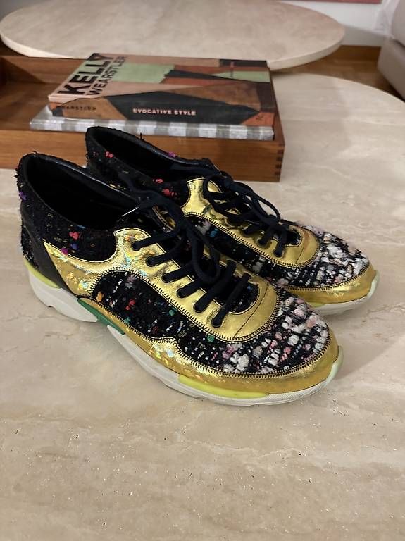 Scarpe da donna: Chanel Black Tweet mit Gold Grösse 41 – Usato da Unterägeri venduto da mar_96hk