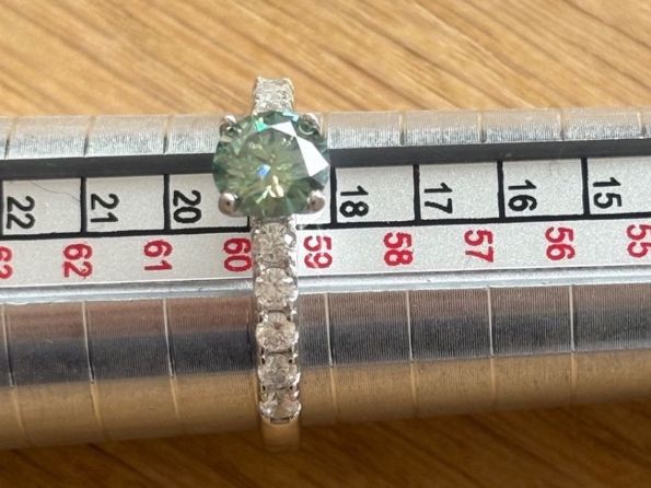 Ringe: Luxus Elegante Gr.19/9 Ring Weiss Zirkonia Farbe Silber – Neu (gemäss Beschreibung) aus Biel-Bienne von Roserosse13 5