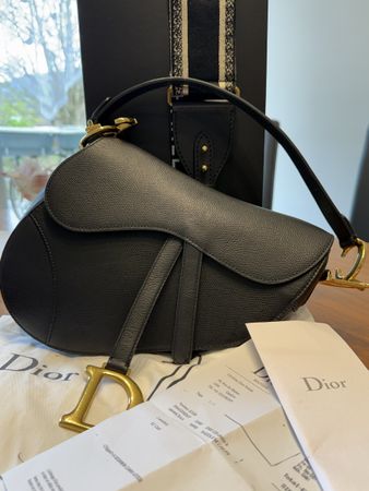 Sac saddle taille Médium avec bandoulière.