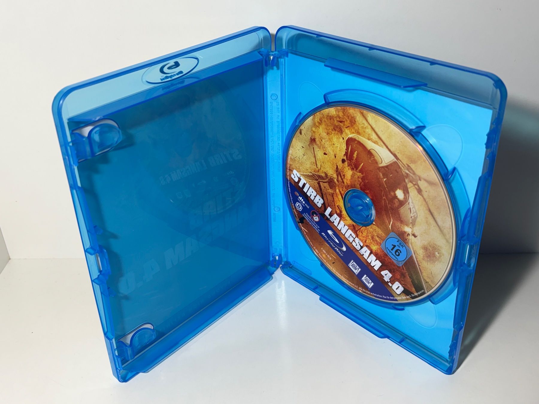 Tutti i DVDs: Stirb langsam 4.0 Blu Ray – Usato da Wilderswil venduto da Sstriker 2