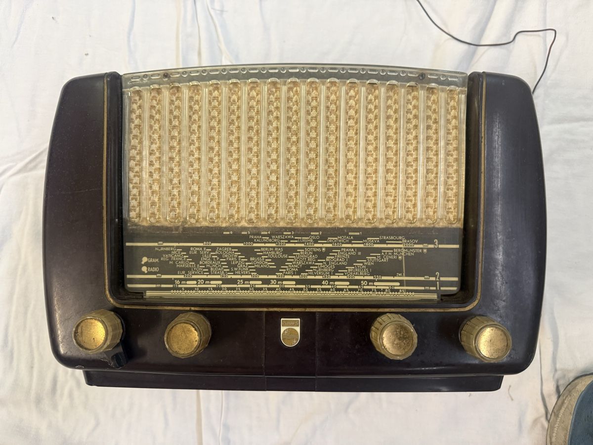 Philips Radio: Philips Röhrenradio Bakelitgehäuse 1952 – Usato da Oensingen venduto da jourfara