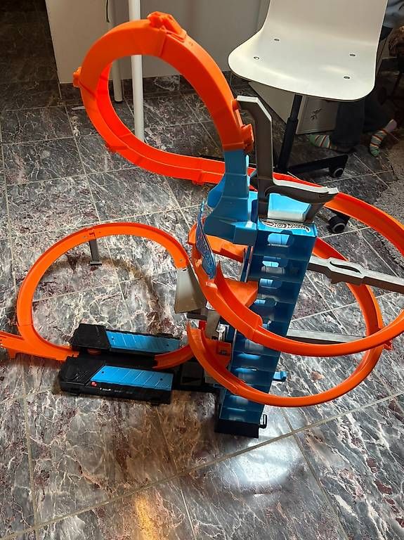 Hot Wheels Giocattoli: Hot Wheels Bahn / Turm – Usato da Aarau venduto da tasa83 1