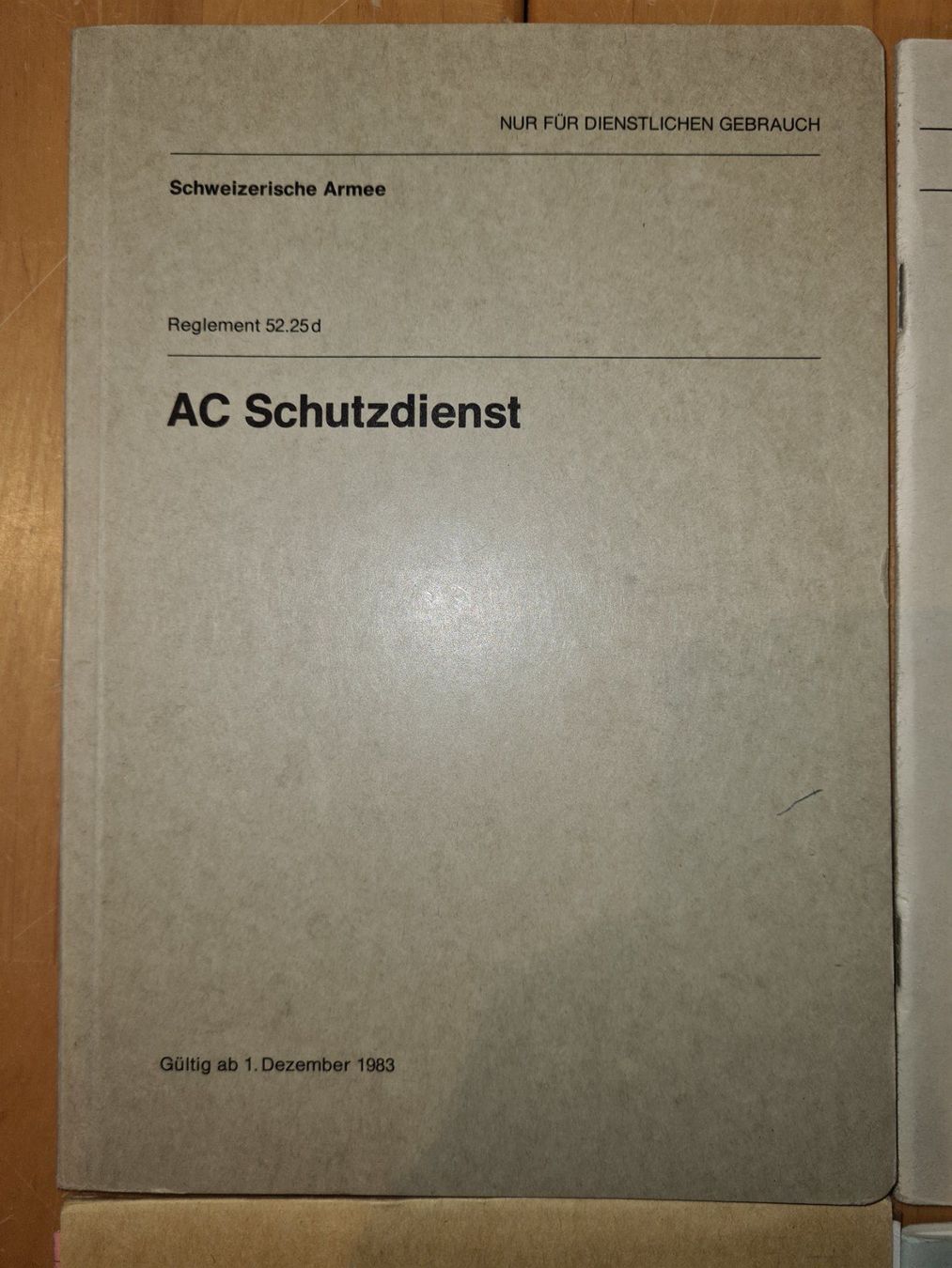 Libri: Schweizer Armee > Verschiedene Reglemente / Büchli im Set. – Usato da Obermumpf venduto da oiskypoisky 8