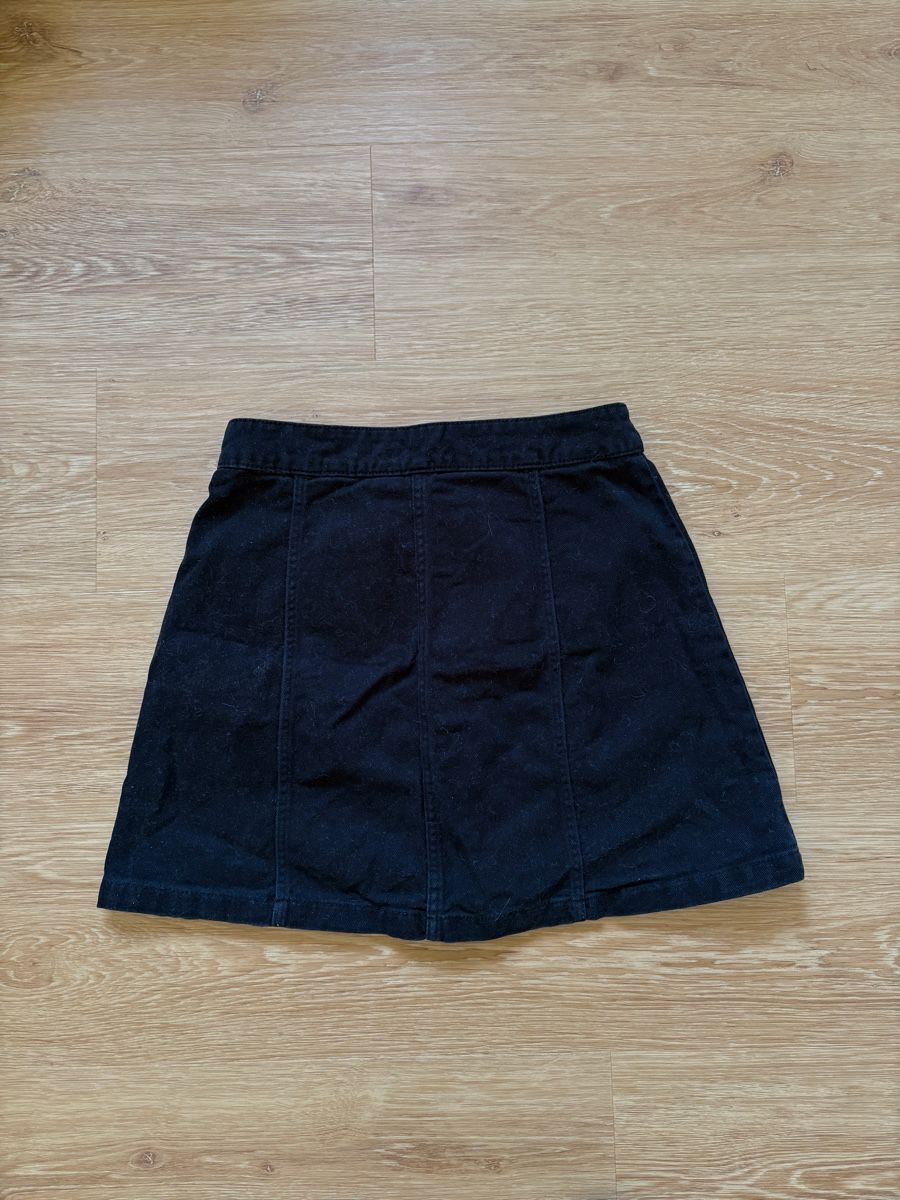 H&M Gonne: Schwarzer Rock mit Knöpfen H&M Gr. S – Usato da Luzern venduto da poe_5fml 2