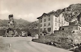 Passo San Gottardo TI Hotel Monte Prosa Monumento Oldtimer