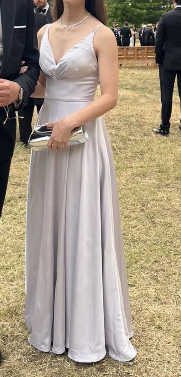 Vestiti: Kleid grau/silber – Nuovo (secondo la descrizione) da Zürich venduto da lis_l8h6 1