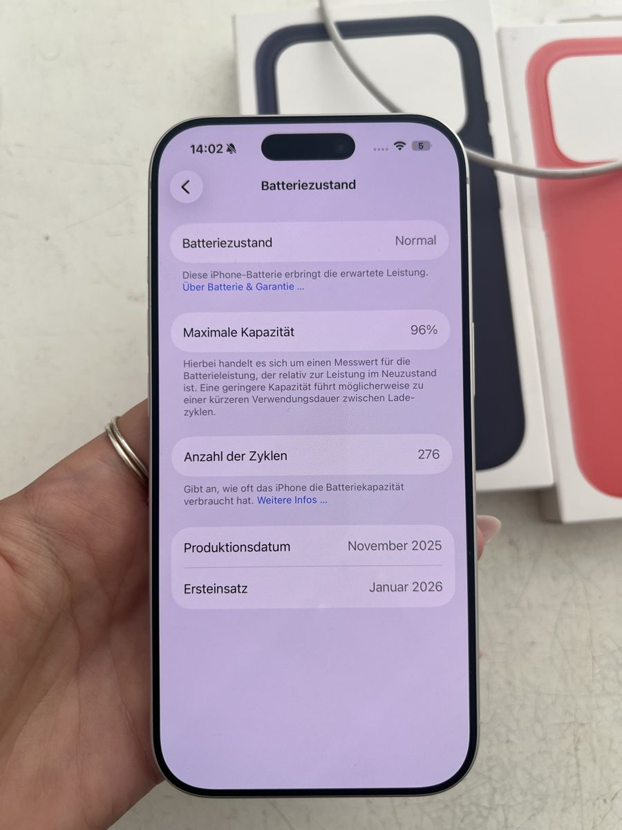 Apple Handys / Smartphones: Apple iPhone 17 Pro Silver – Neu (gemäss Beschreibung) aus Andeer von emi_6dhf 9