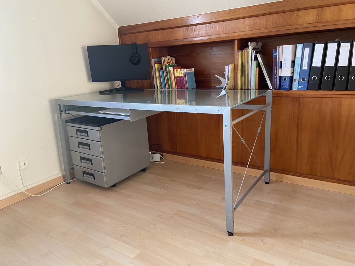Schreibtische: Design for People Glastisch mit Schublade & Rollcontainer. – Gebraucht aus Ossingen von apfelmango