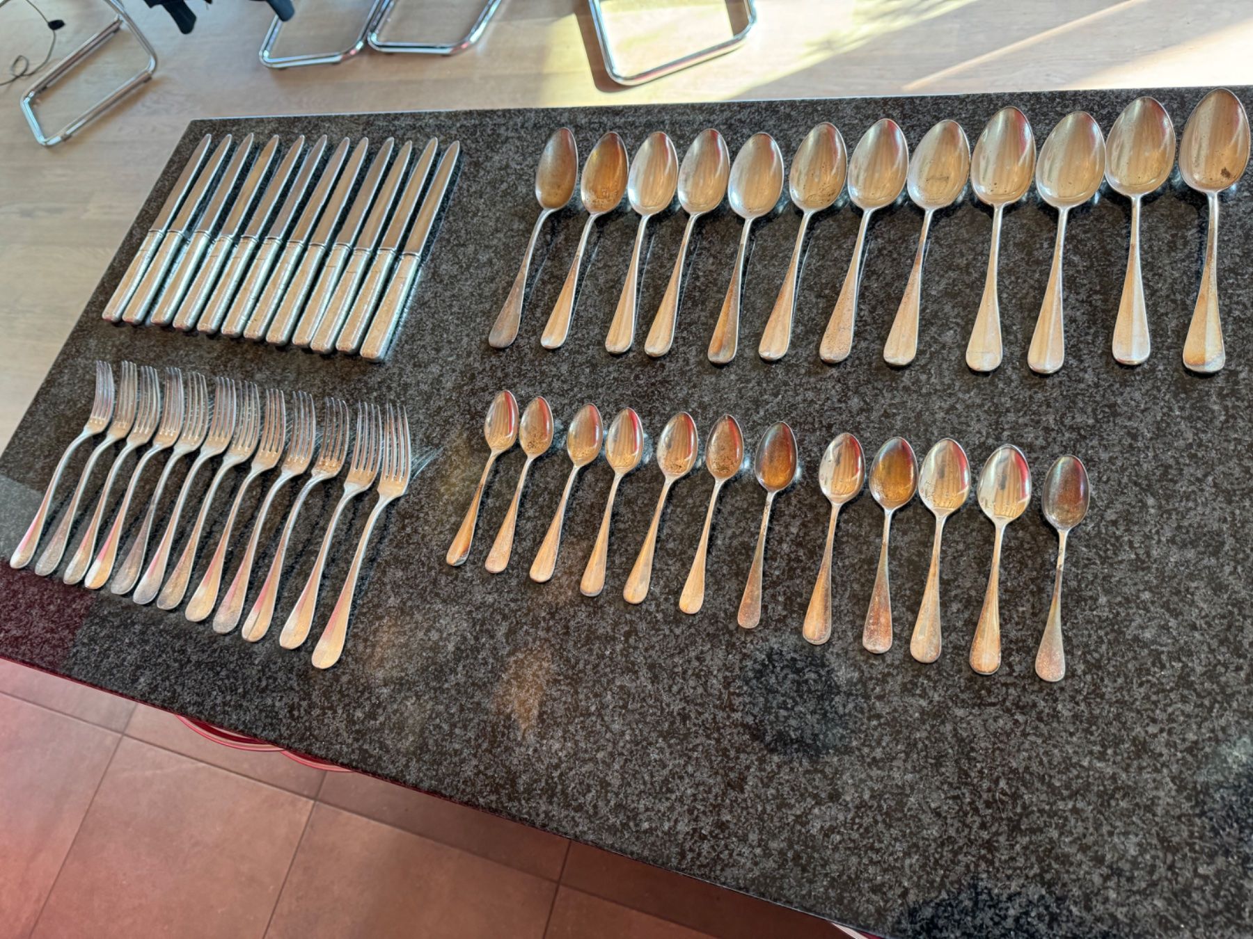 Bestecksets: 12er Set Besteck aus Silber – Gebraucht aus Urswil von  1