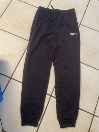 Neu Adidas Adventure Trainingshose schwarz, Gr.164 warm