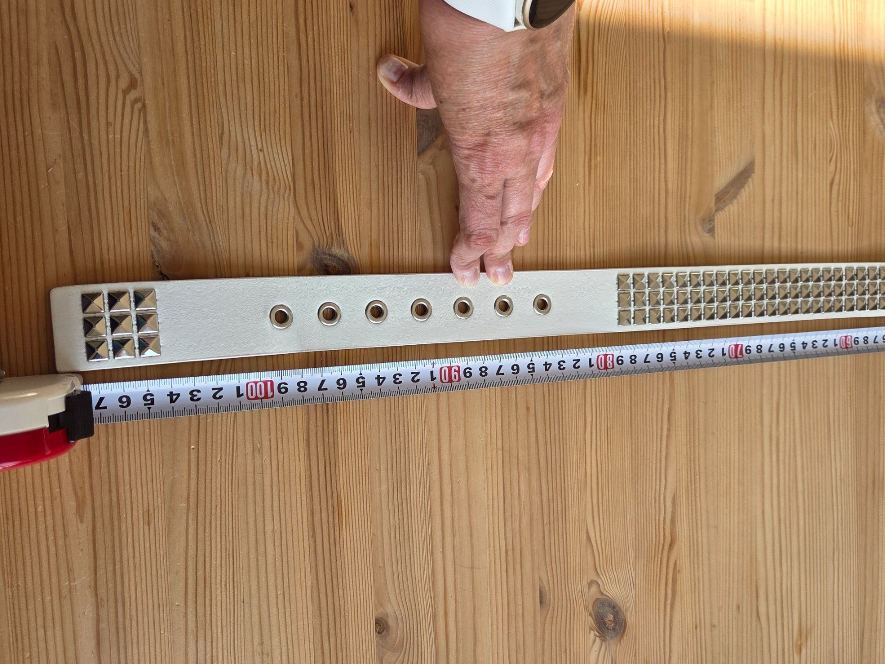 Cinture: weisser Nietengürtel, 105cm – Usato da Liestal venduto da ITOlio 3