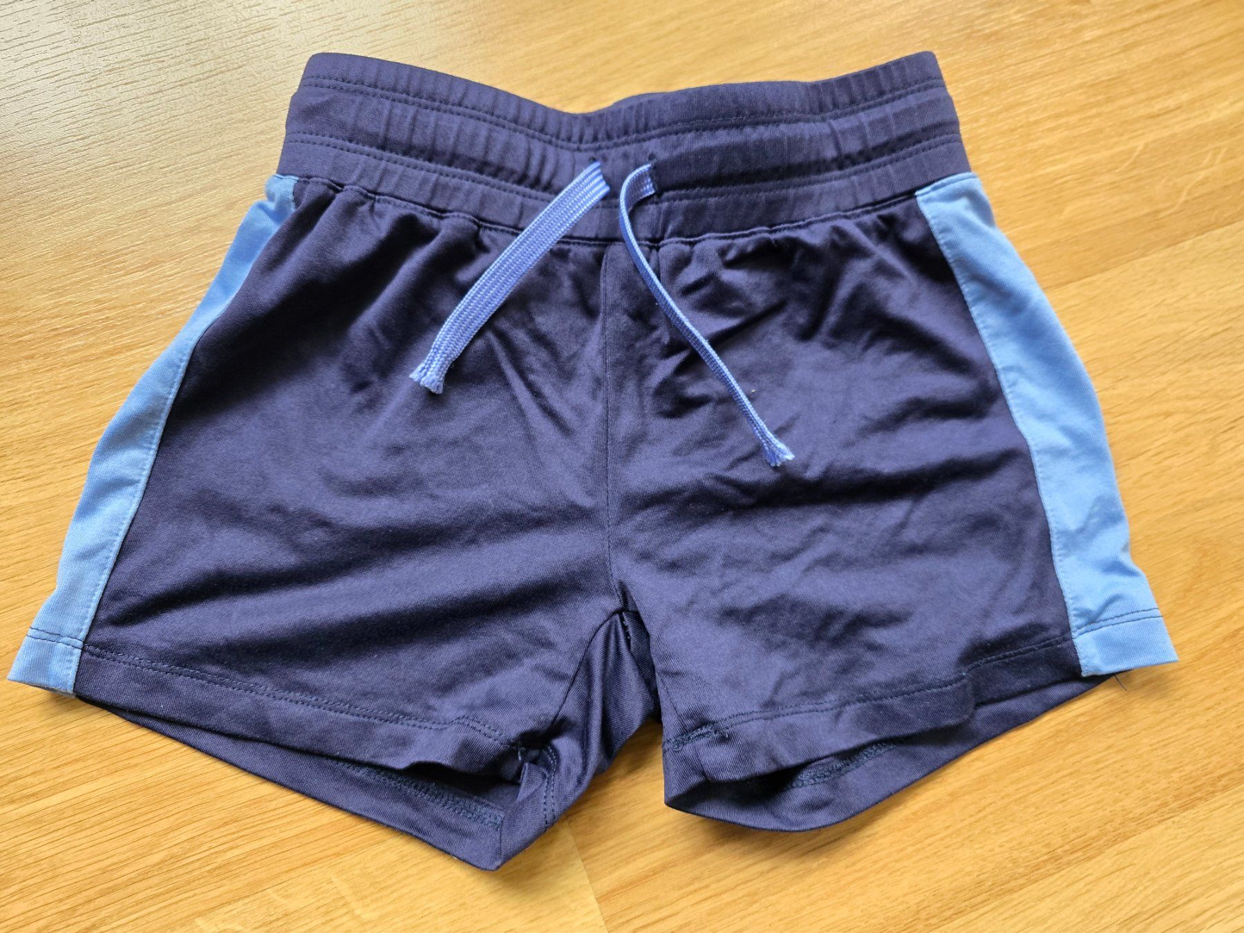 Pantaloni: Shorts zum Austragen – Usato da Büttikon AG venduto da Amineah
