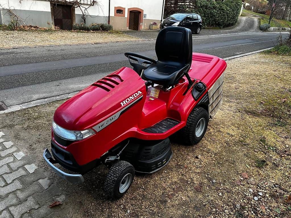 Honda Tagliaerba: Rasentraktor Honda HF 2317 – Usato da Zeiningen venduto da GimaStone 1
