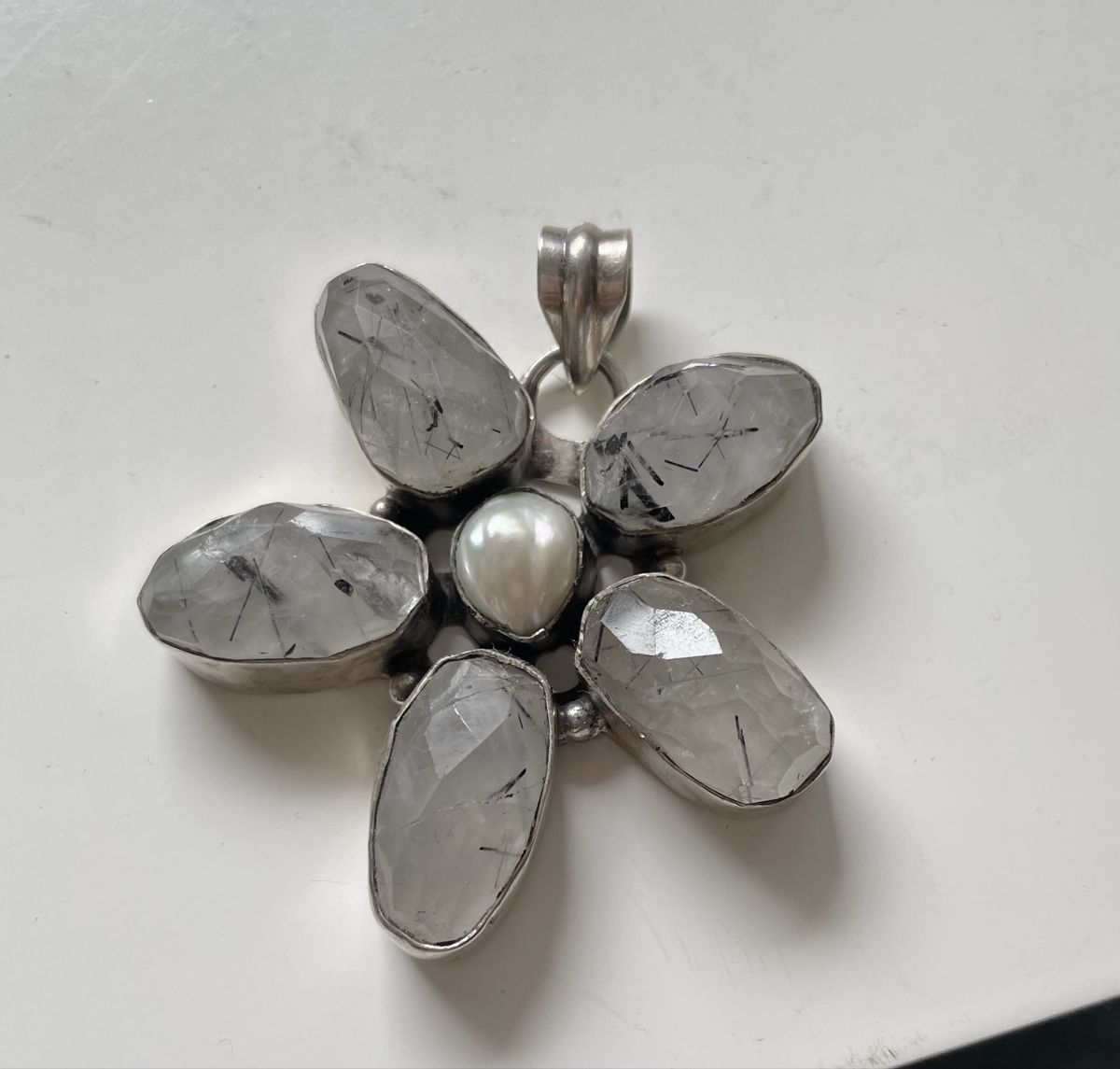 Anhänger: Anhänger Blume Silber/Kristall/Perle Handarbeit – Gebraucht aus Meilen von delta-da-spica
