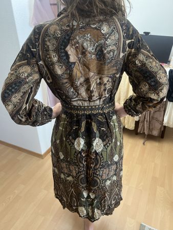 Wunderschönes Herbstkleid mit artistischem Muster vom GKlimt