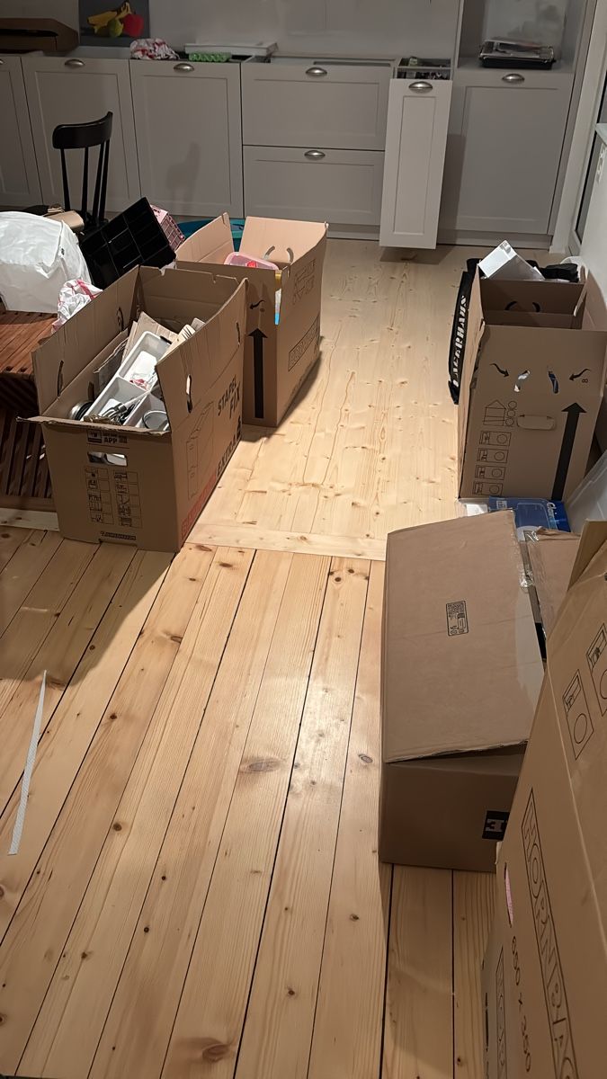 Cartoni: 10 Umzugskartons  – Usato da Riehen venduto da nag_yfp9