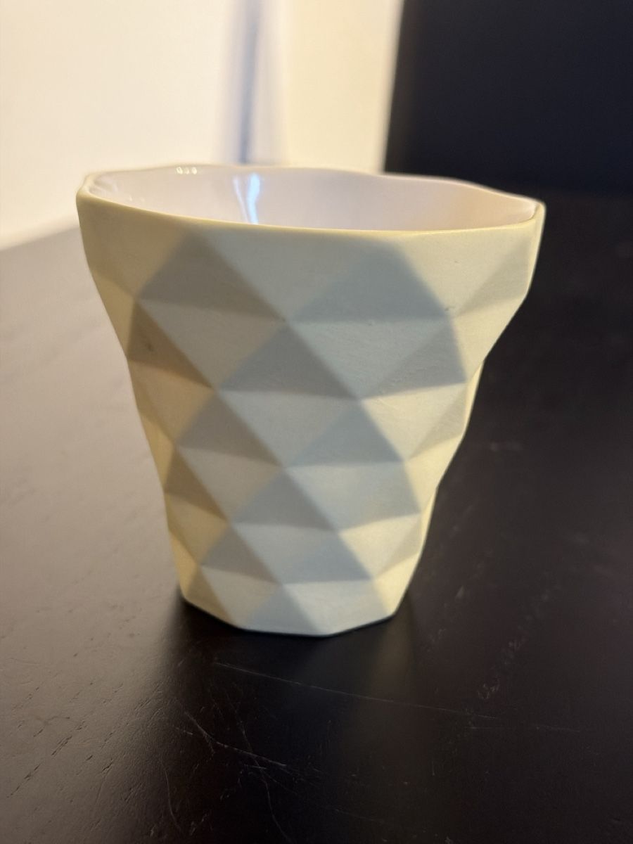 Tazze: Becher mit geometrischem Muster hellgelb  – Usato da Widnau venduto da kustercarmen 4