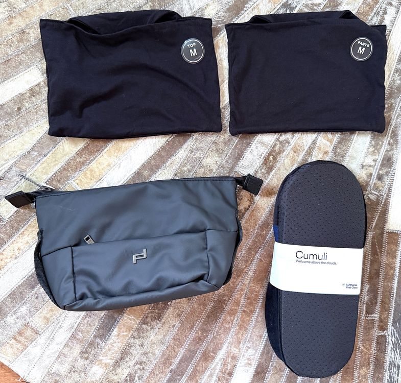 FIRST CLASS set PORSCHE DESIGN from Lufthansa:pyjama+trousse (Neu und ...