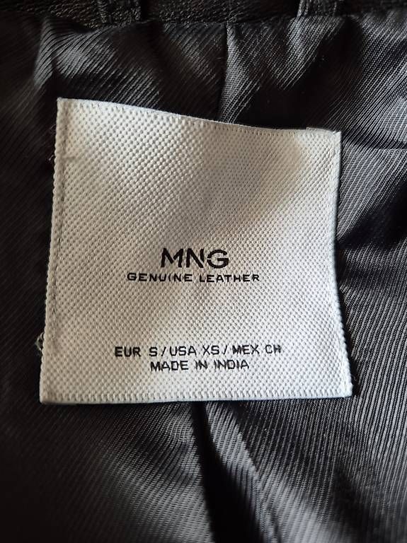 Mango Giacche: Rockige Echtlederjacke von Mango mit Nieten S – Usato da Schliern b. Köniz venduto da elf2011 2