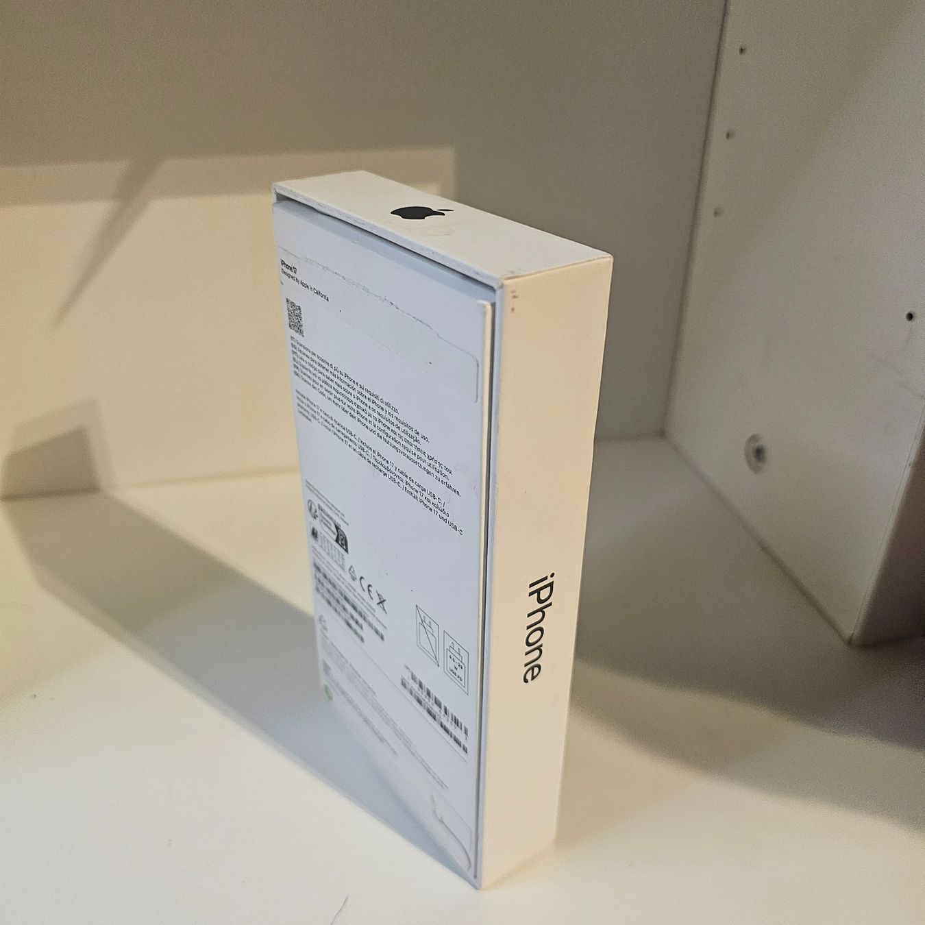 Apple Telefoni cellulari / Smartphones: iPhone 17, 256GB, Schwarz, neu – Nuovo e nell'imballaggio originale da Allschwil venduto da ana_r7bt 5