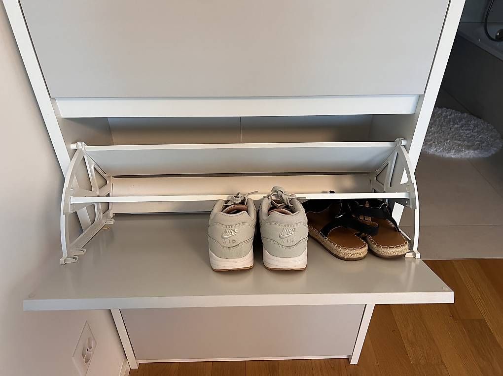 Micasa Armadi: Schuhkippe / Schuhmöbel / Schuhschrank – Usato da Gerlafingen venduto da sel_dp6y 3