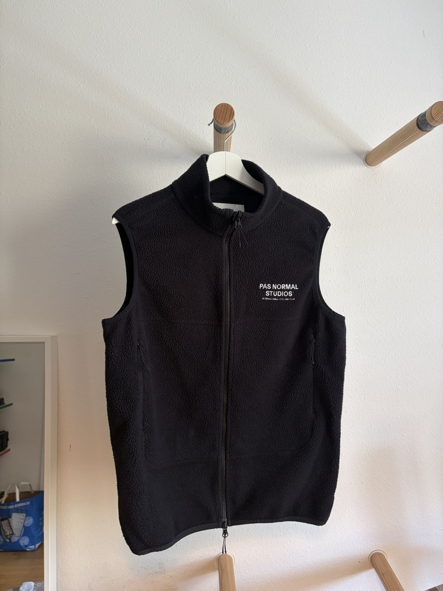 Pas Normal Studios Gilet & Giacche: Pas Normal Studios Fleece Weste – Usato da Zürich venduto da Wenk12
