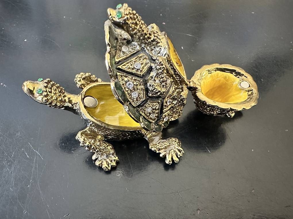Spille & Fermagli: Schmuck Pillendose Schildkröten Vintage – Usato da Basel venduto da fasnachtsoutlet1965 1