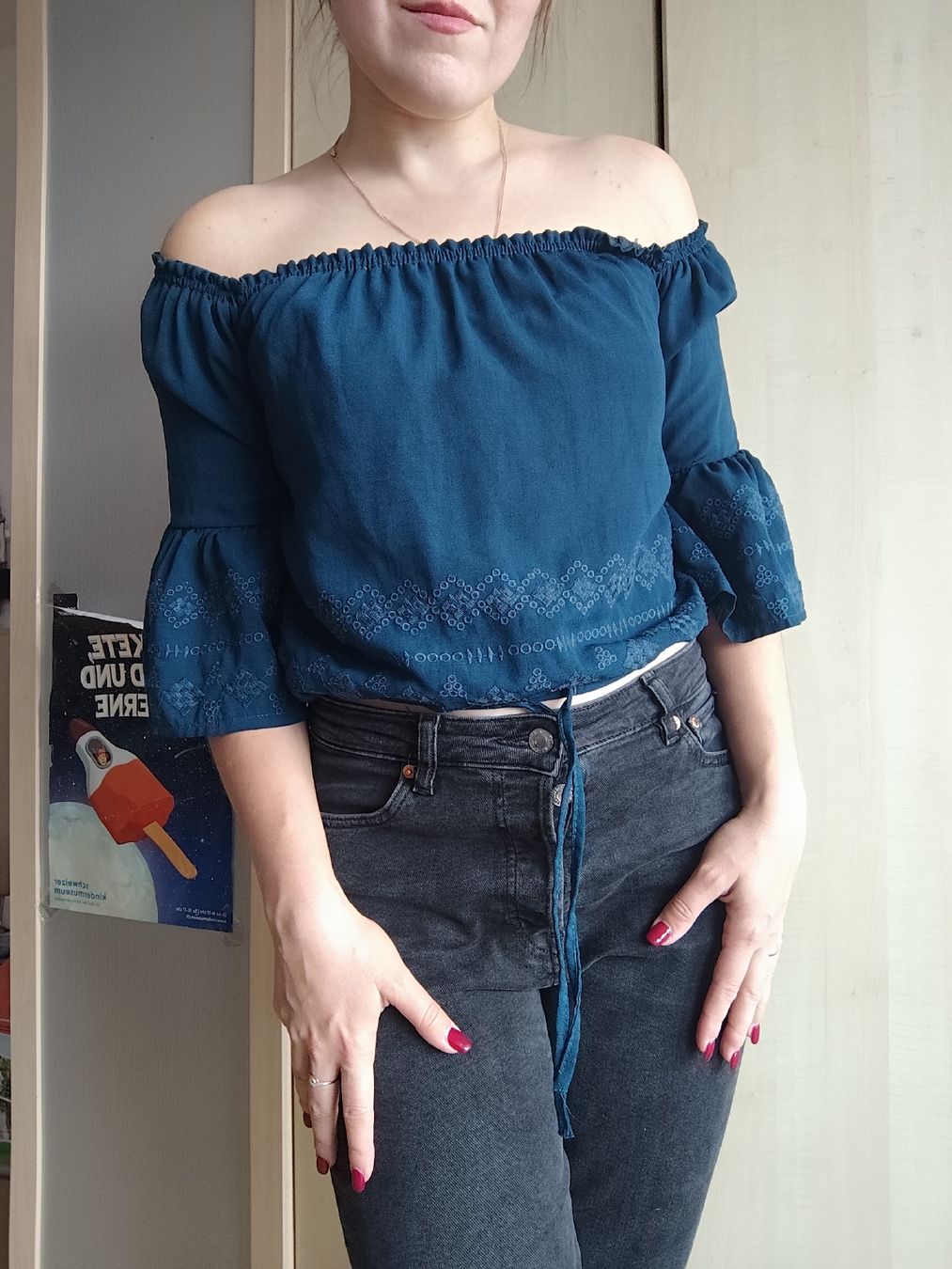 Tops: Boho Blue-Green Off-Shoulder Top with Embroidered Sleeves – Gebraucht aus Mägenwil von VintageGirly 4