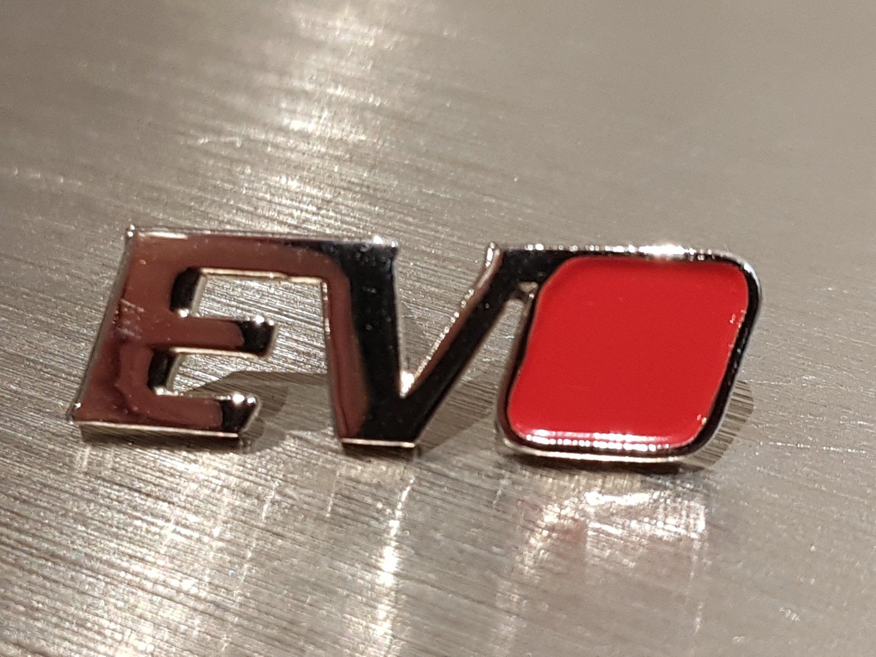 Placchette & Badge: EVO Pin – Usato da Bischofszell venduto da worldoftoday