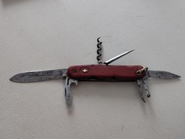Taschenmesser Haltere rot gebraucht mit Gebrauchsspuren