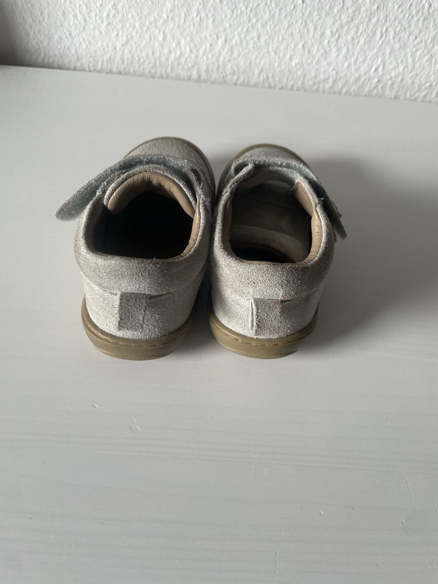 Vertbaudet Schuhe für Jungen: Chaussures enfant Vertbaudet taille 22 – Gebraucht aus Versoix von Pti-pois 1