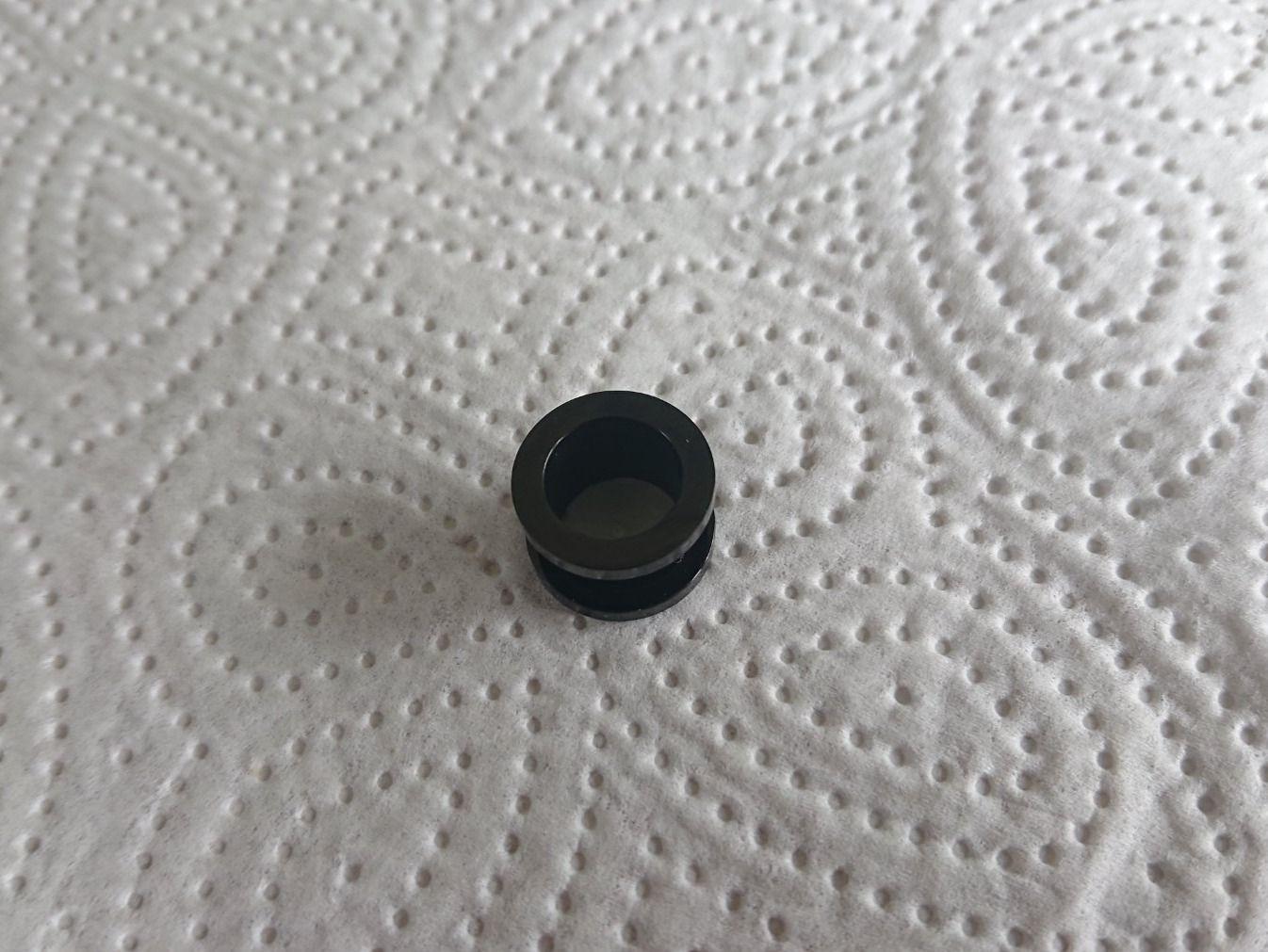 Gioielli per piercing: Tunel Plug mit Gewinde, schwarz, 12mm – Usato da Bönigen venduto da Mis1513