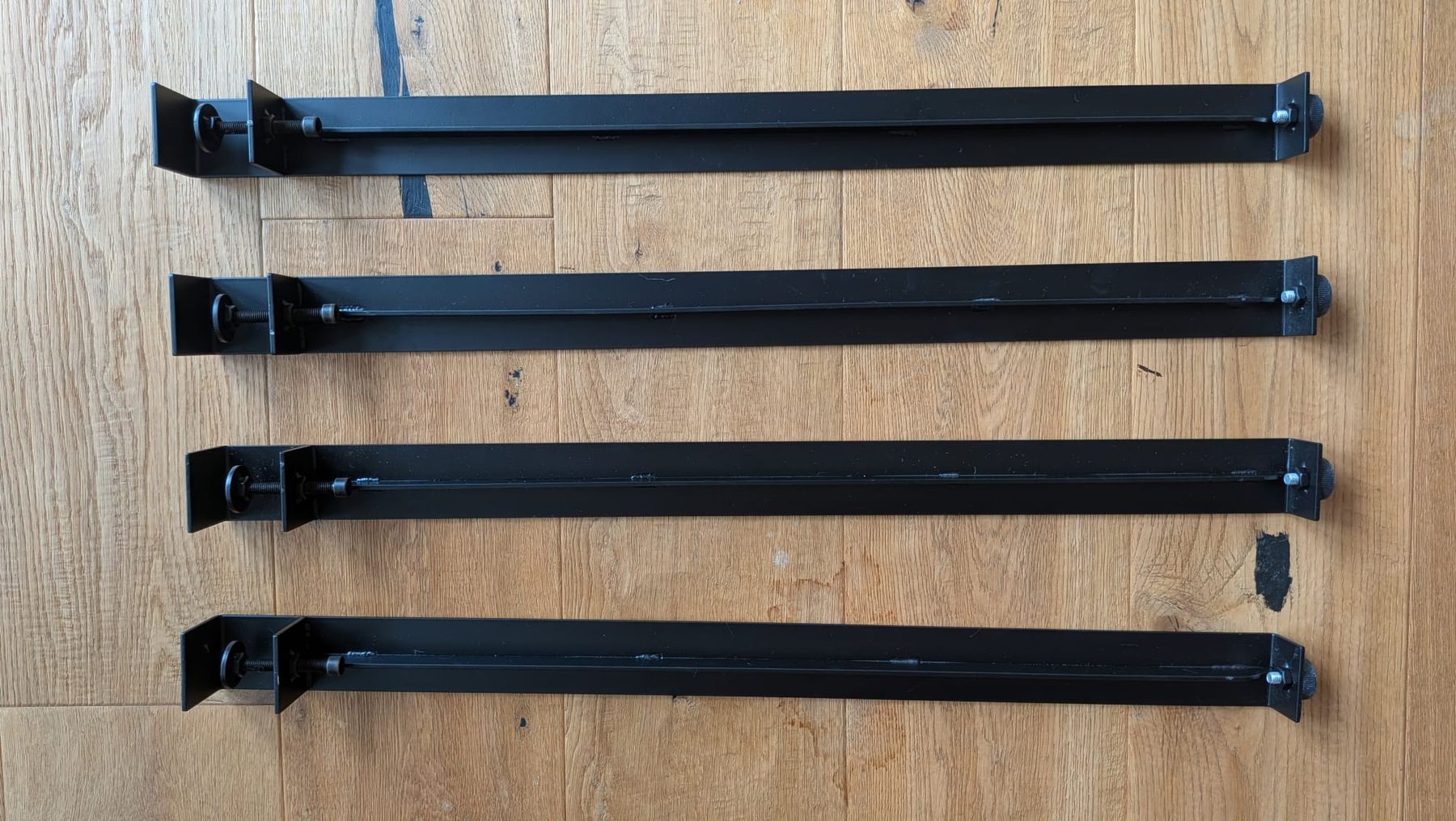 Autre mobilier: Tischbeine 4 Stk. schwarz neu – Neuf (Voir description) à Flüelen par cel_m527 3