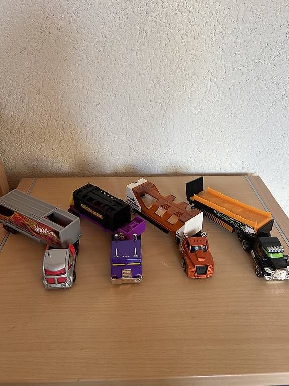 Hot Wheels Giocattoli: Camion Hot Wheels – Usato da Delémont venduto da fla_62cp