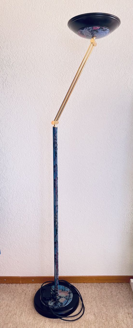 Lampade: LAMPE LED SUR PIED METAL DORE FLEURI – Usato da Payerne venduto da msn_2kjl