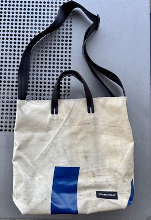 Schultertasche Freitag Modell  Bob
